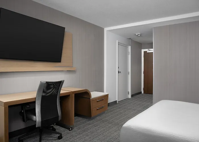 Courtyard By Marriott Philadelphia Bensalem