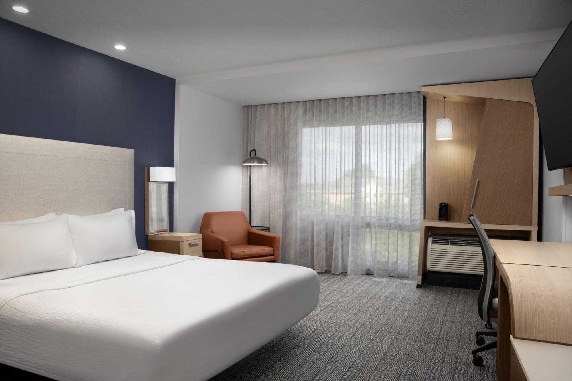 Courtyard By Marriott Philadelphia Hotel