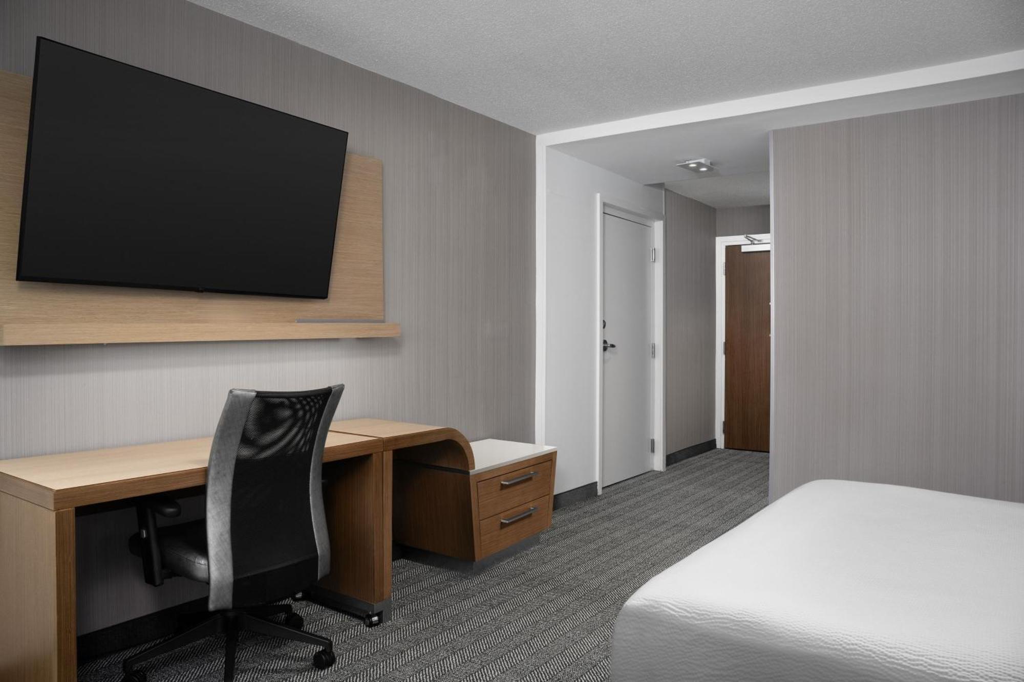 Courtyard By Marriott Philadelphia Hotel 3*